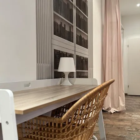 Grosses Loft In Direkt An Der U79, Naehe Hauptbahnhof Apartment *