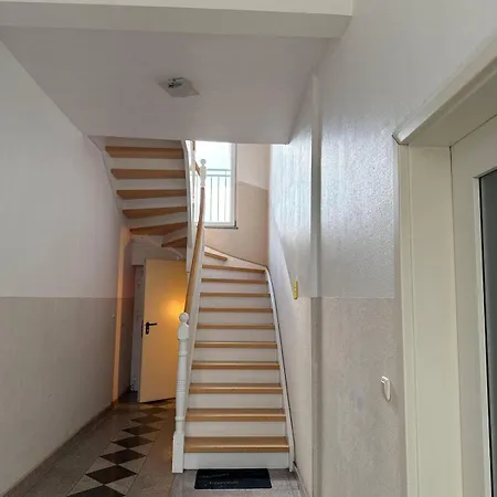 Grosses Loft In Direkt An Der U79, Naehe Hauptbahnhof