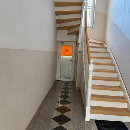 Grosses Loft In Direkt An Der U79, Naehe Hauptbahnhof *