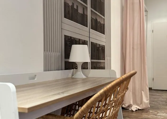 Grosses Loft In Direkt An Der U79, Naehe Hauptbahnhof Apartman *