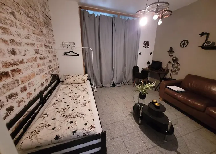 Grosses Loft In Direkt An Der U79, Naehe Hauptbahnhof Apartman