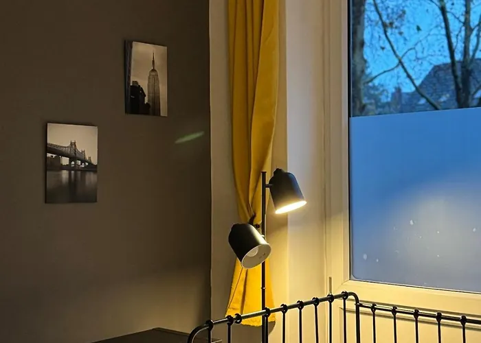 Grosses Loft In Direkt An Der U79, Naehe Hauptbahnhof Apartman *