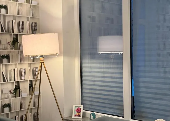 Grosses Loft In Direkt An Der U79, Naehe Hauptbahnhof Apartman *